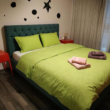 Cozy Apartment Near Metro Station Agia Marina Atenas Exterior foto
