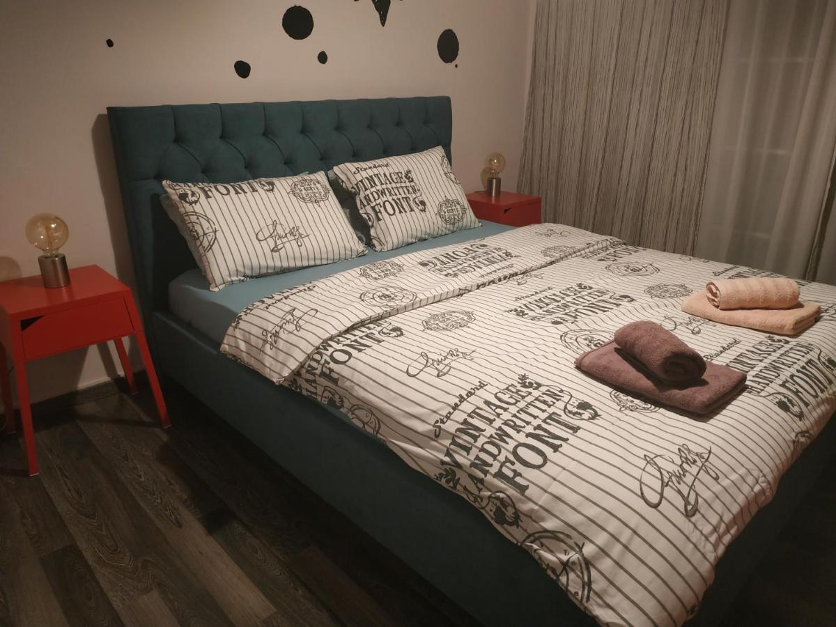 Cozy Apartment Near Metro Station Agia Marina Atenas Exterior foto