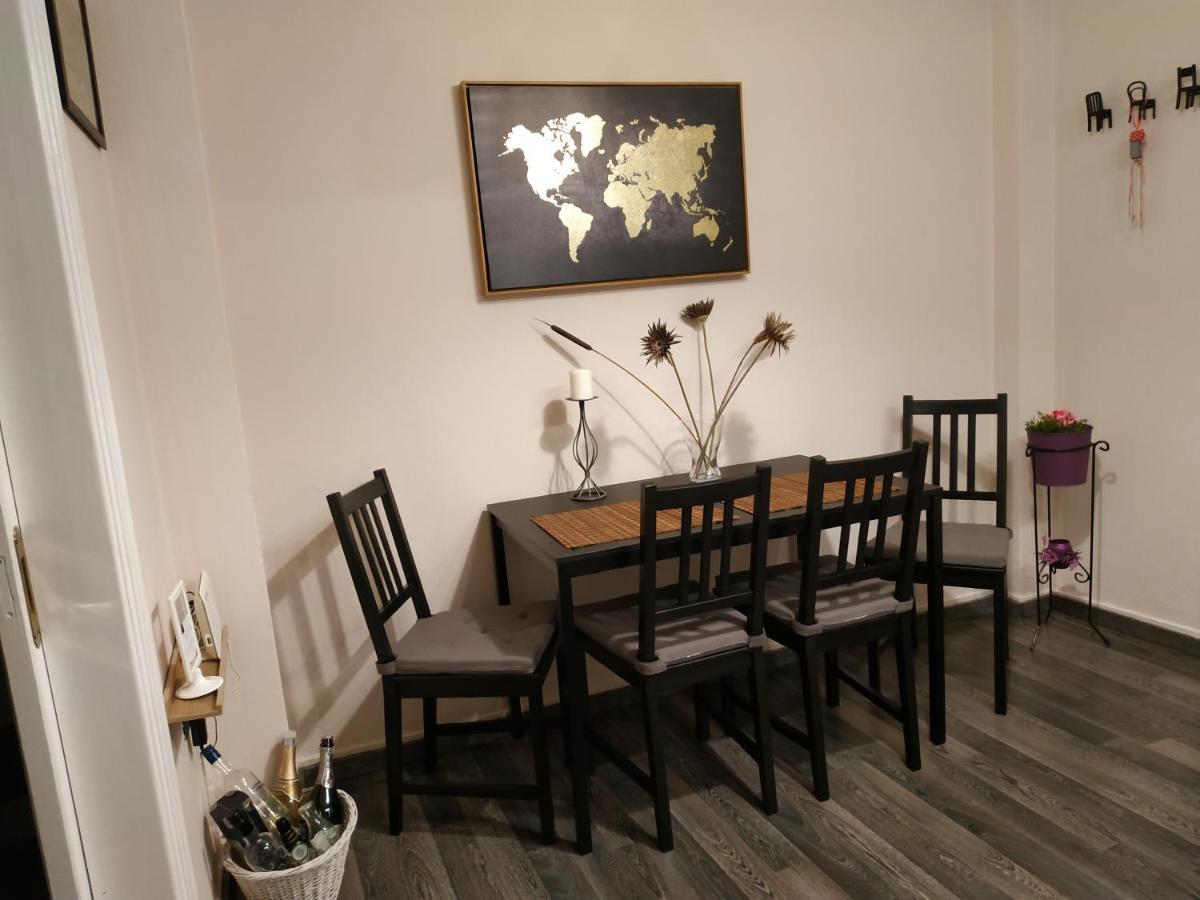 Cozy Apartment Near Metro Station Agia Marina Atenas Exterior foto